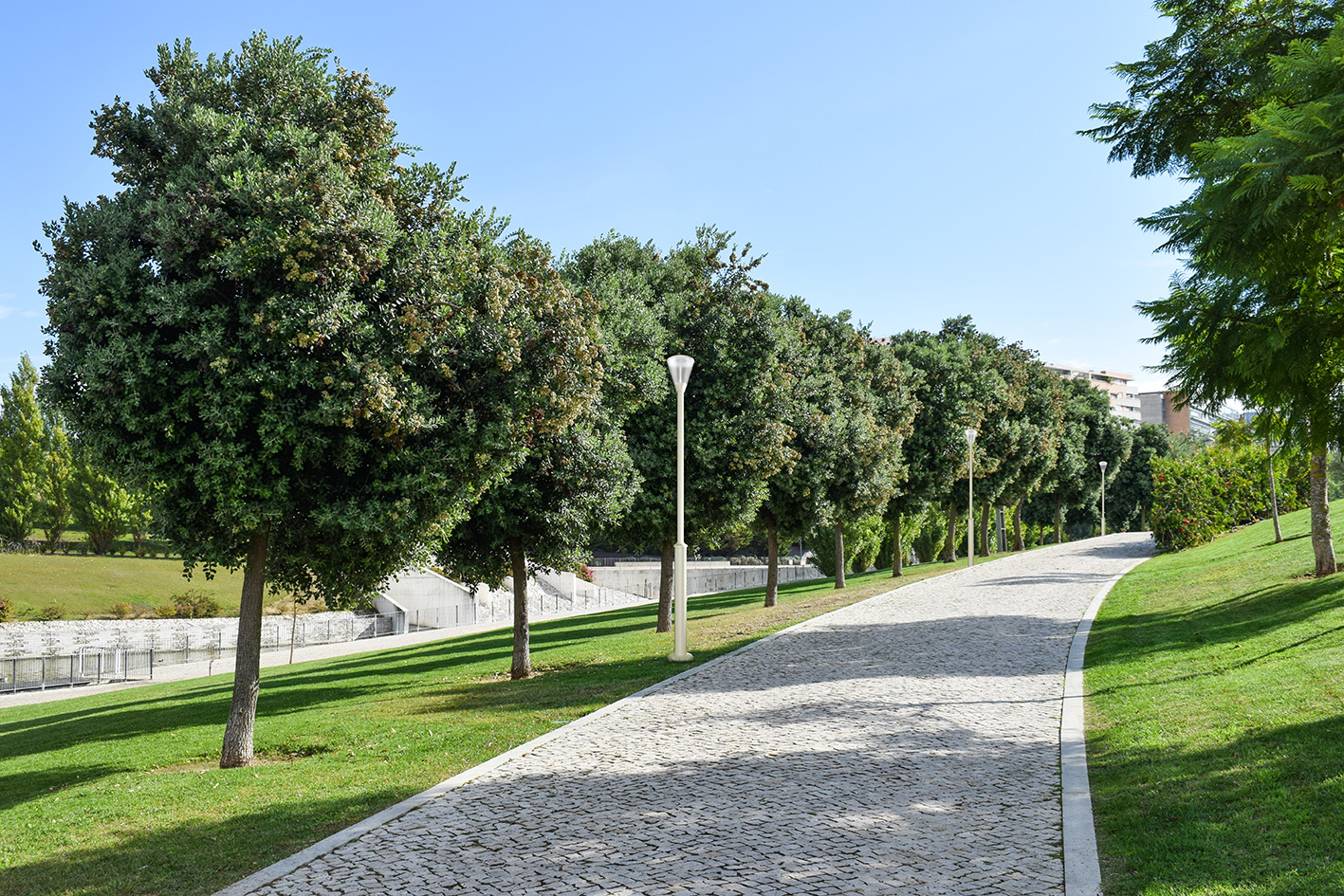 چراغ پارکی ماگنولیا 28 وات مازی نور - Image 3